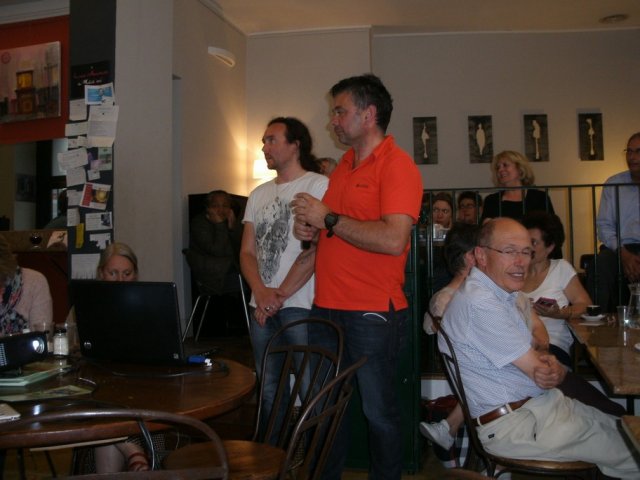 café