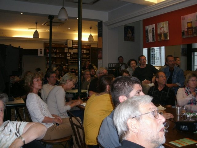 café